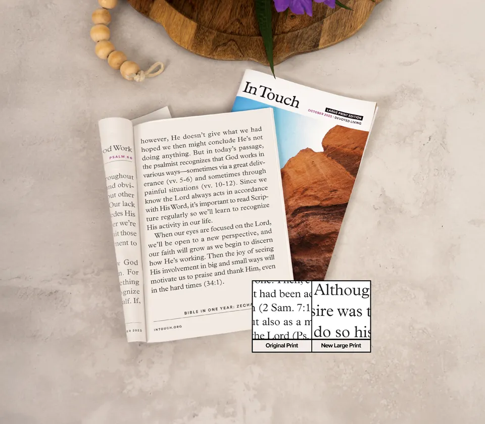 Daily Devotional Large Print Edition